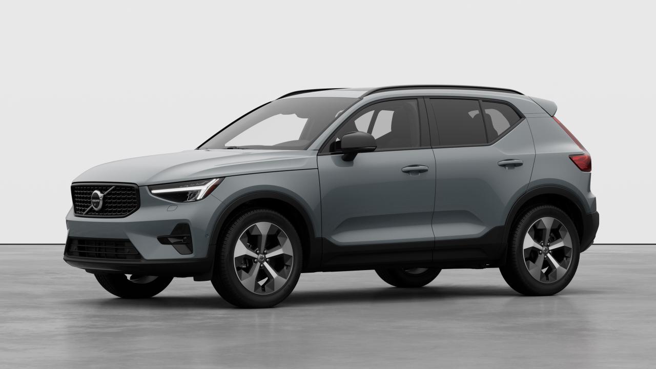 New 2026 Volvo XC40 B5 AWD Plus Dark Theme for sale in North Vancouver, BC