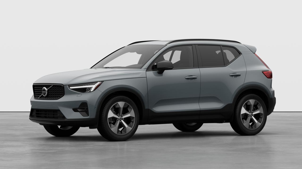 New 2026 Volvo XC40 B5 AWD Plus Dark Theme for sale in North Vancouver, BC