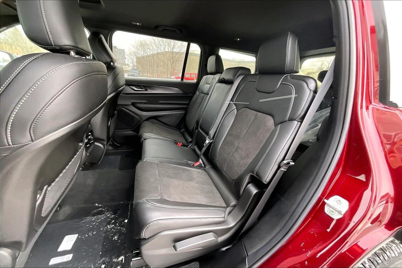 2025 Jeep Grand Cherokee L ALTITUDE | Sunroof | 7-PASSENGER | Tow Pkg 4x4 Photo