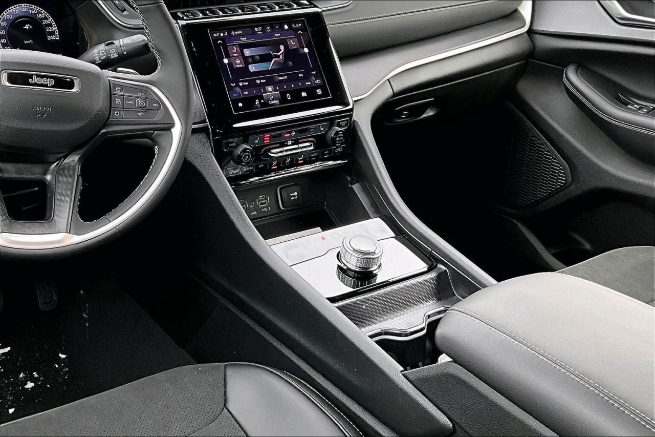 2025 Jeep Grand Cherokee L ALTITUDE | Sunroof | 7-PASSENGER | Tow Pkg 4x4 Photo