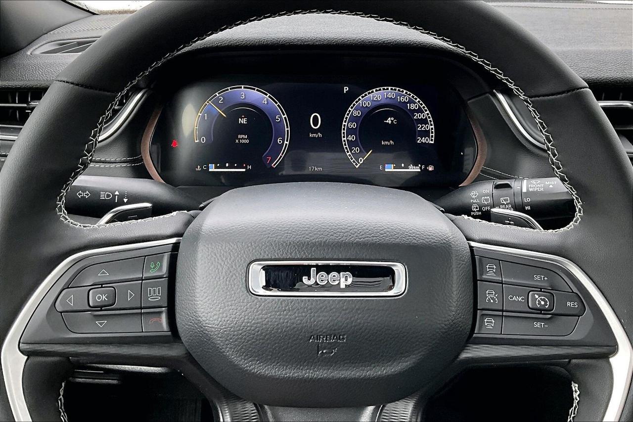 2025 Jeep Grand Cherokee L ALTITUDE | Sunroof | 7-PASSENGER | Tow Pkg 4x4 Photo