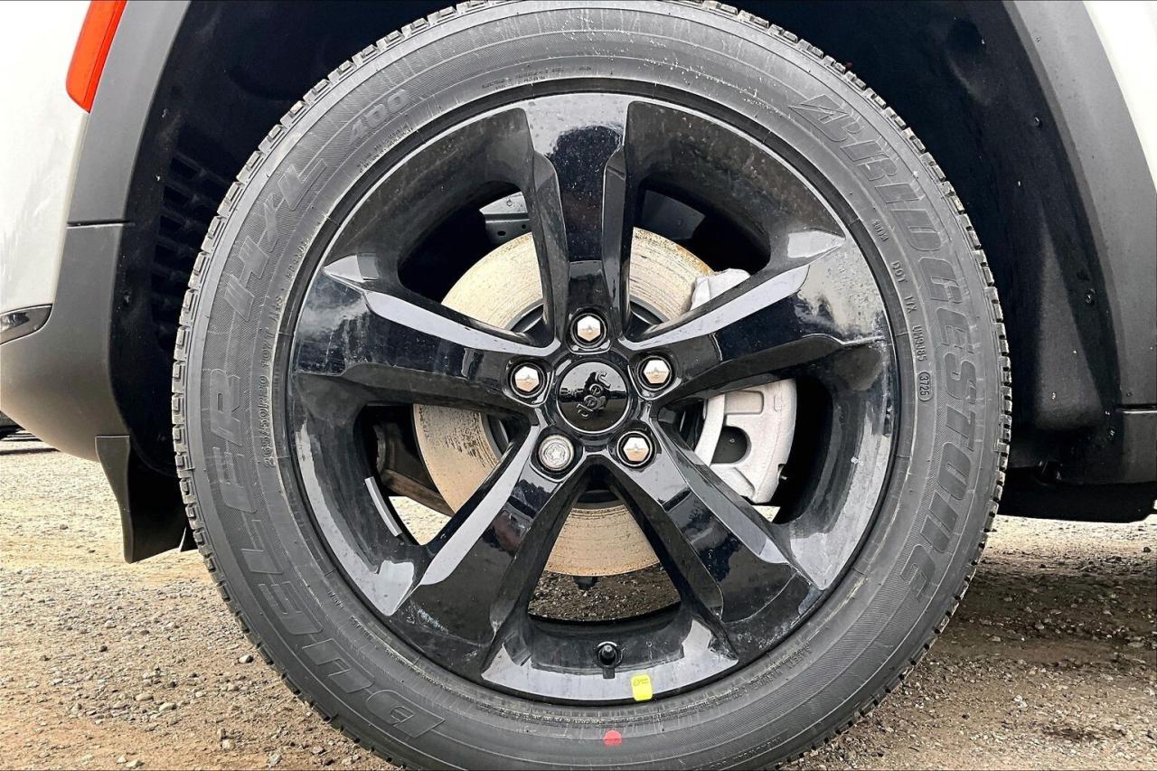 2025 Jeep Grand Cherokee L ALTITUDE 4X4 | Leather | Power Sunroof | Tow Pkg Photo