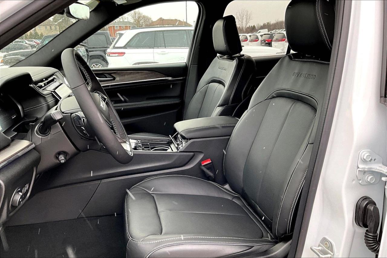 2025 Jeep Grand Cherokee OVERLAND | Pano Roof | Nappa Leather | Air Susp Photo