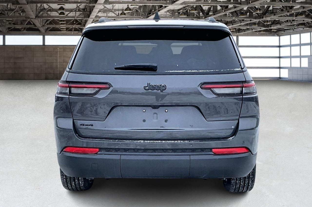 2025 Jeep Grand Cherokee L ALTITUDE 4X4 | Leather | Power Sunroof | Tow Pkg Photo3