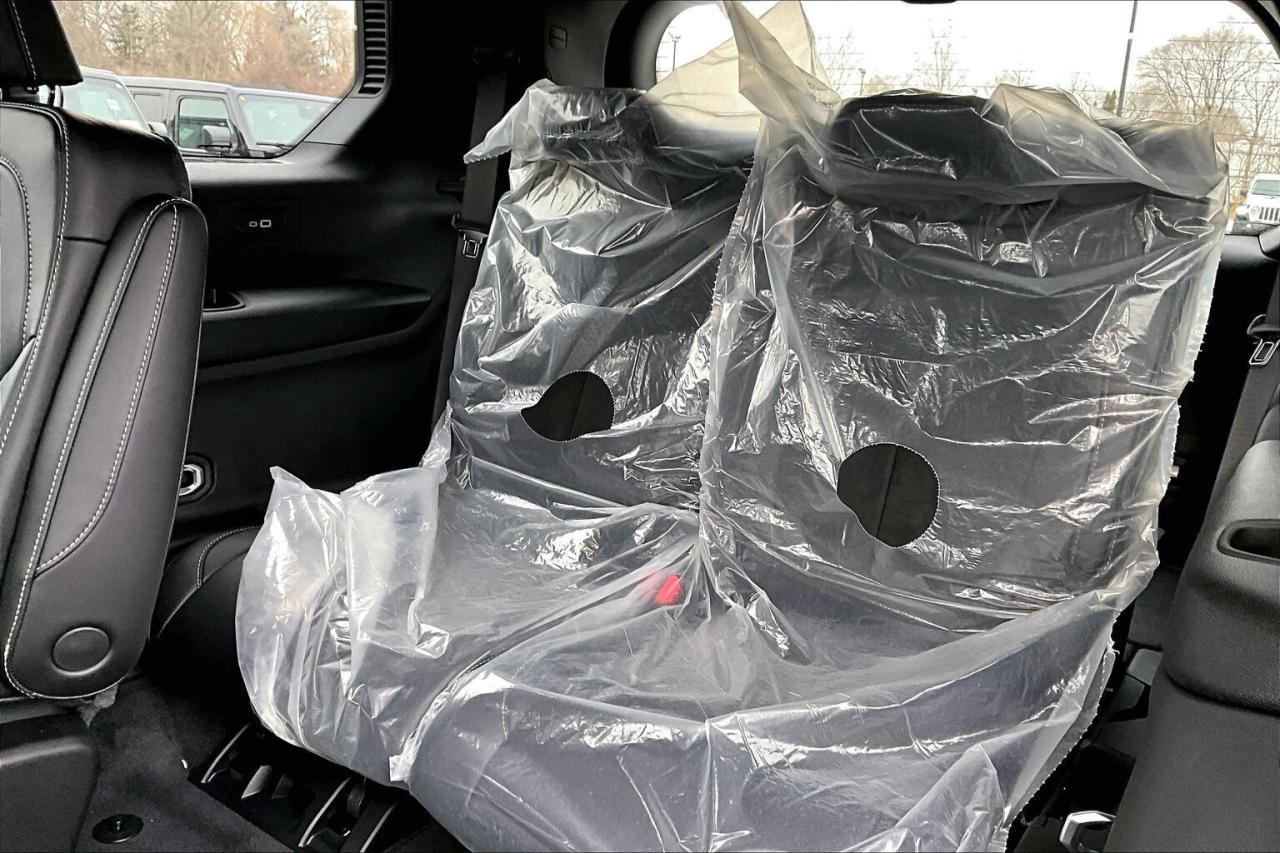 2025 Jeep Grand Cherokee L ALTITUDE 4X4 | Leather | Power Sunroof | Tow Pkg Photo