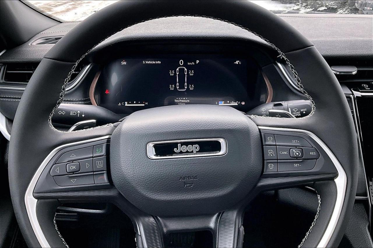 2025 Jeep Grand Cherokee L ALTITUDE 4X4 | Leather | Power Sunroof | Tow Pkg Photo