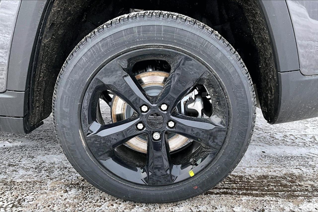 2025 Jeep Grand Cherokee L ALTITUDE 4X4 | Leather | Power Sunroof | Tow Pkg Photo