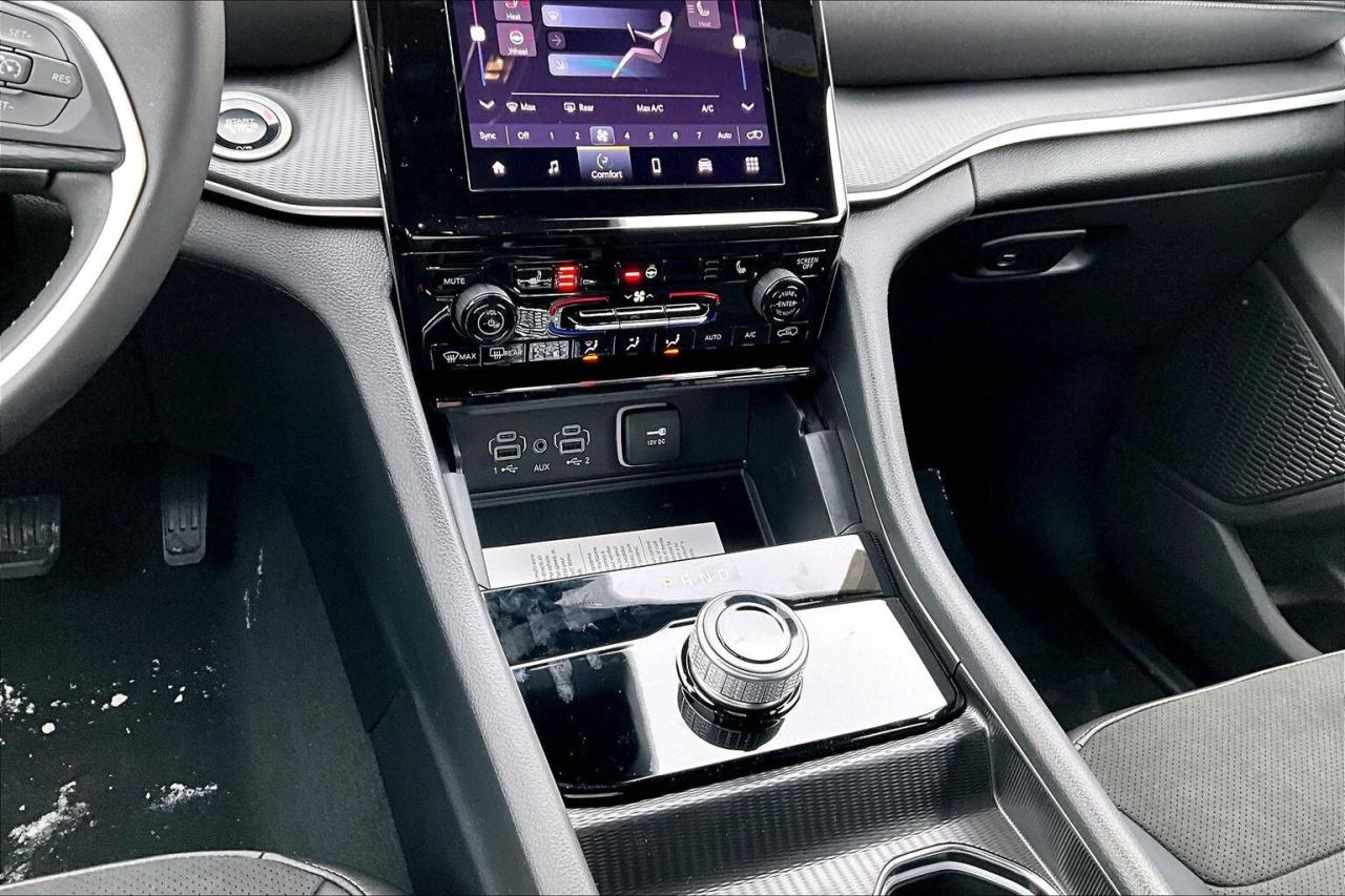 2025 Jeep Grand Cherokee L ALTITUDE 4X4 | Leather | Power Sunroof | Tow Pkg Photo