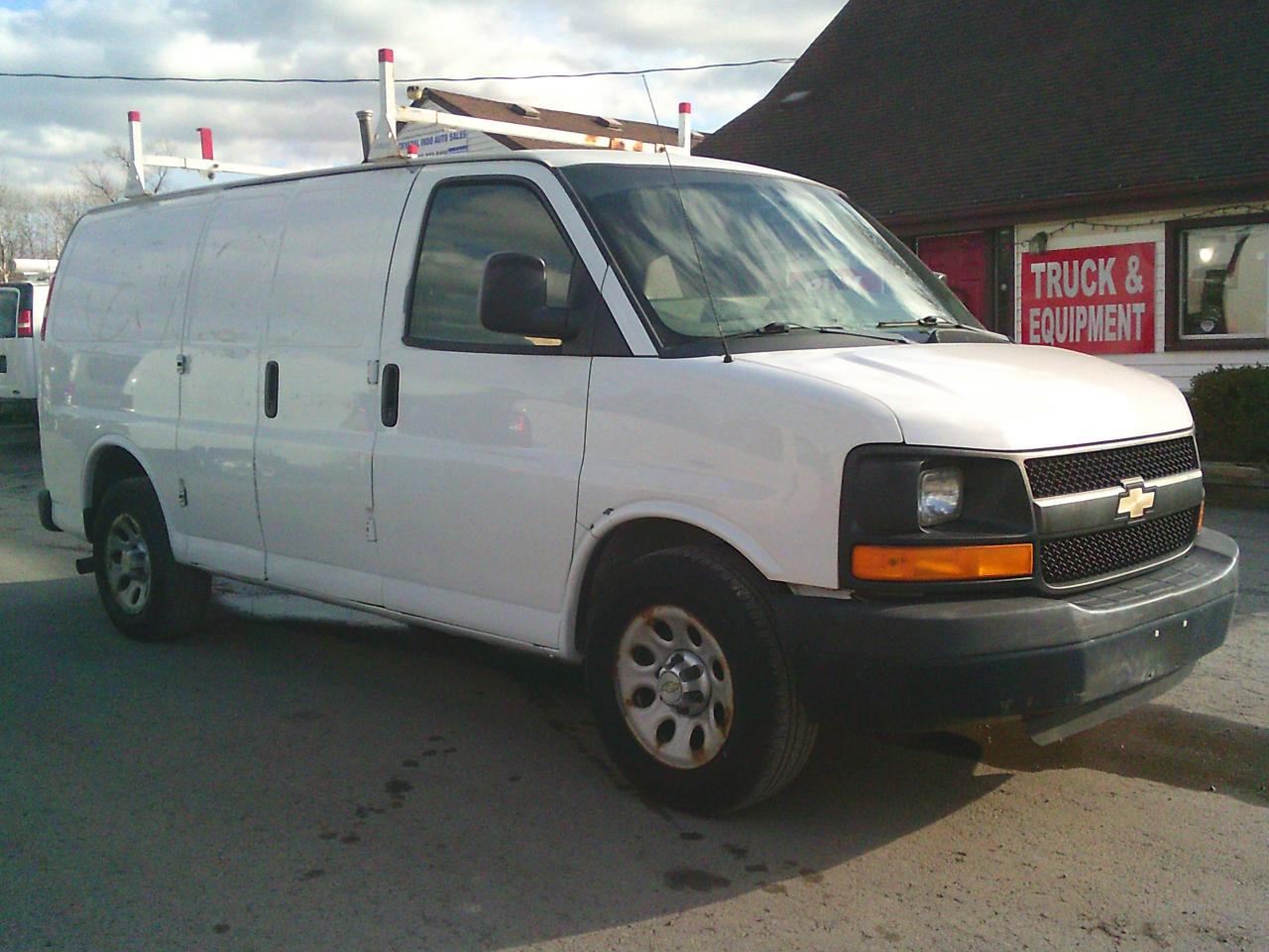 2012 Chevrolet Express RWD 1500 135 - Photo #3
