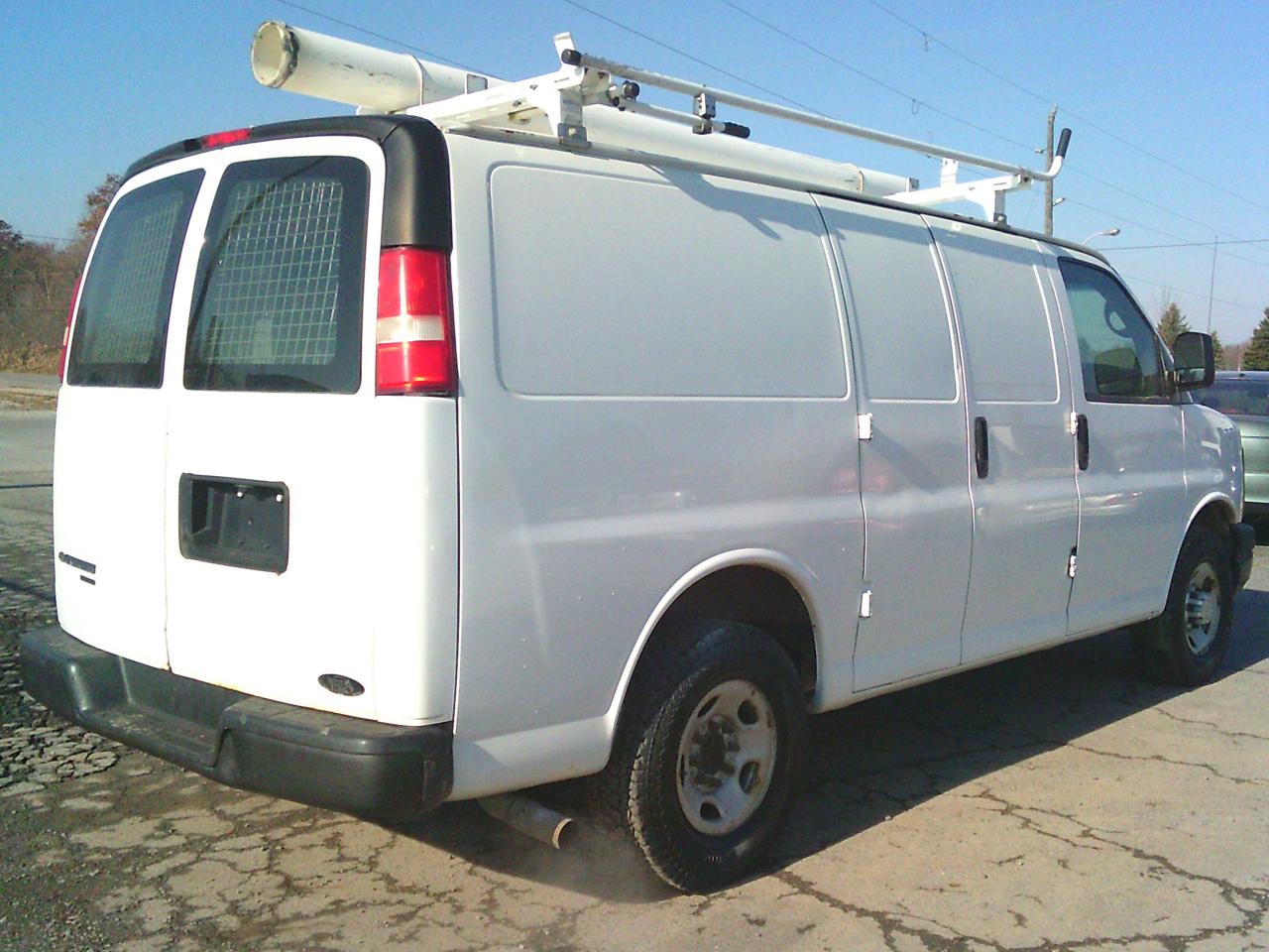 2013 Chevrolet Express RWD 2500 135 Photo3