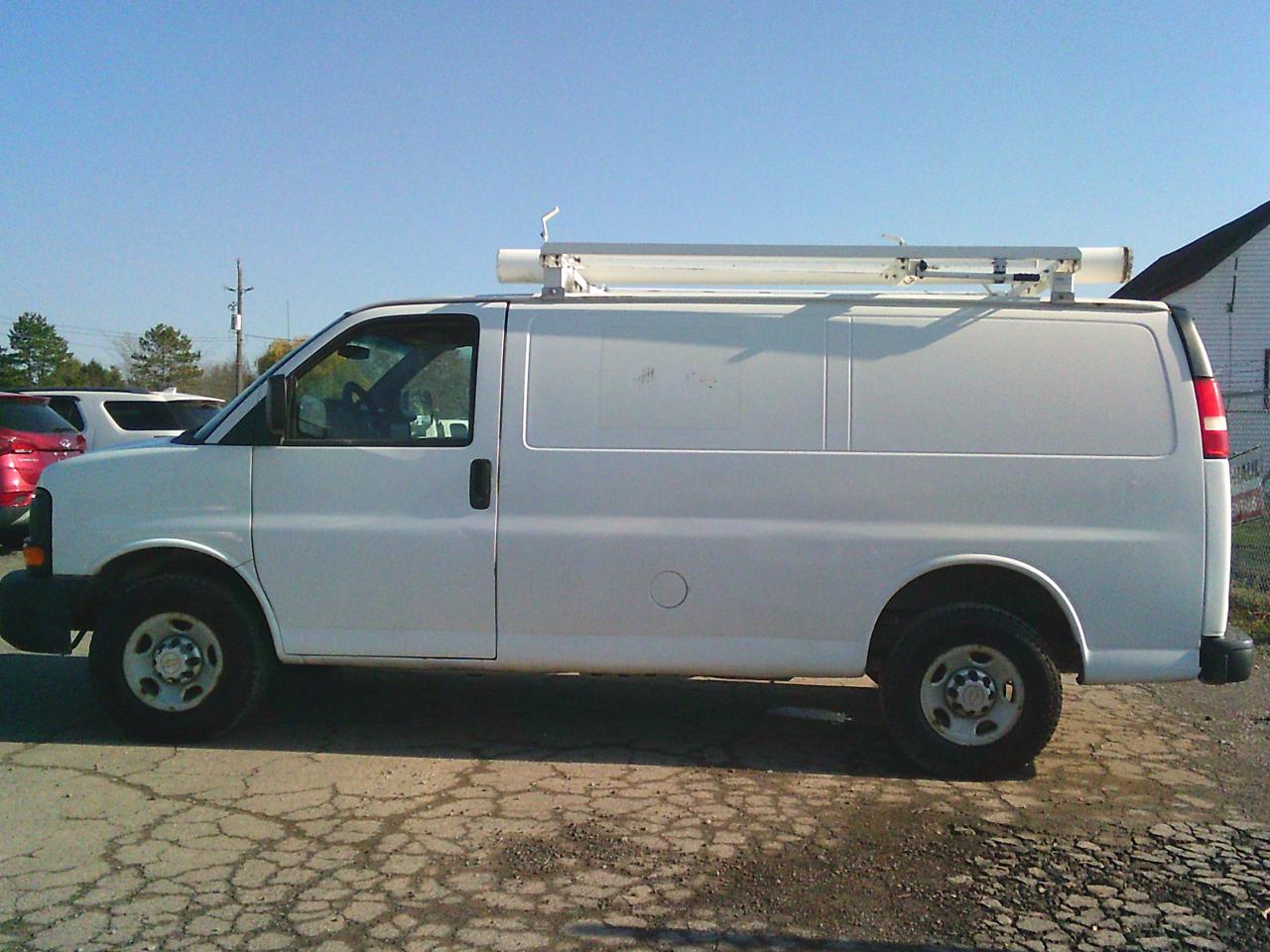 2013 Chevrolet Express RWD 2500 135 - Photo #3