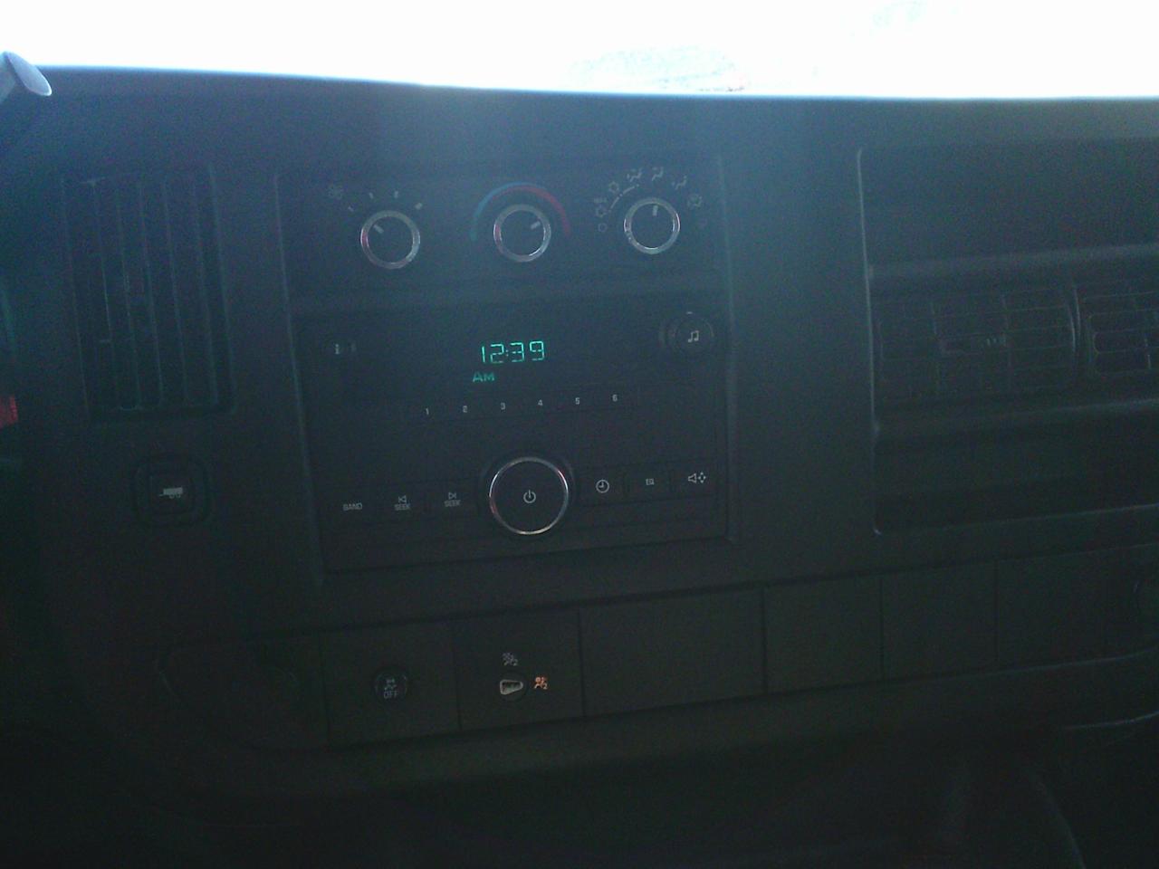 2013 Chevrolet Express RWD 2500 135 - Photo #11