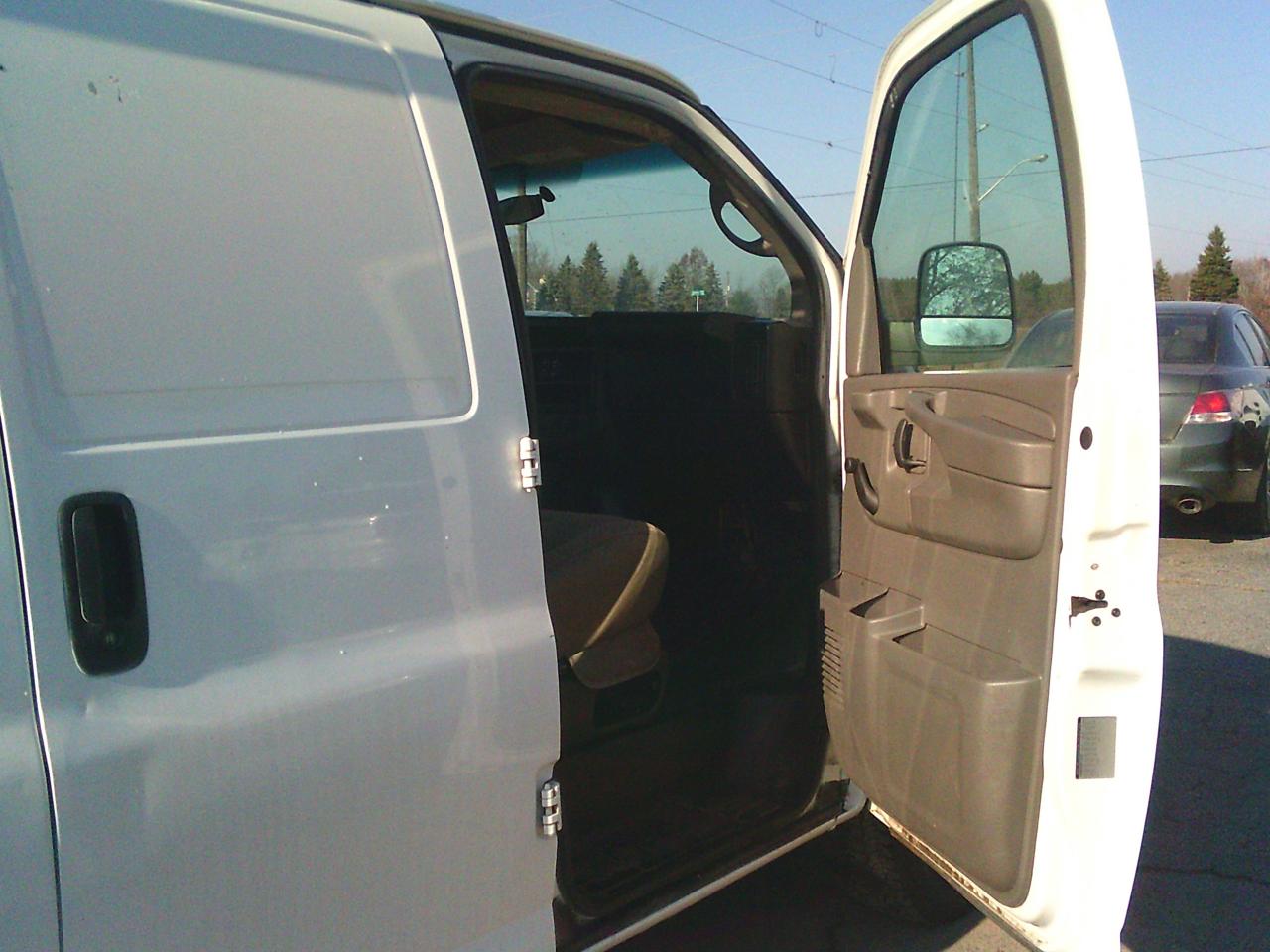 2013 Chevrolet Express RWD 2500 135 - Photo #18