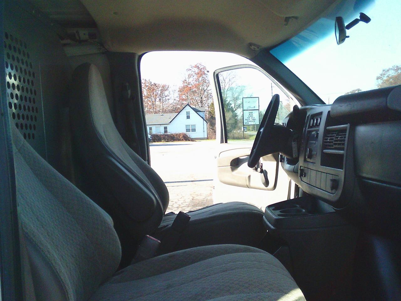 2013 Chevrolet Express RWD 2500 135 Photo