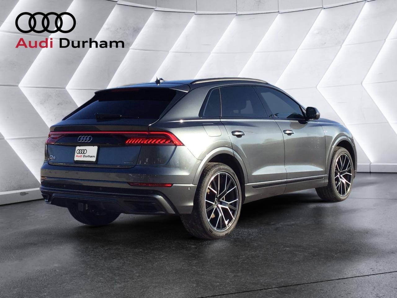 2022 Audi Q8 3.0T Progressiv + 22" Wheels | Blk Pkg | Hitch Photo