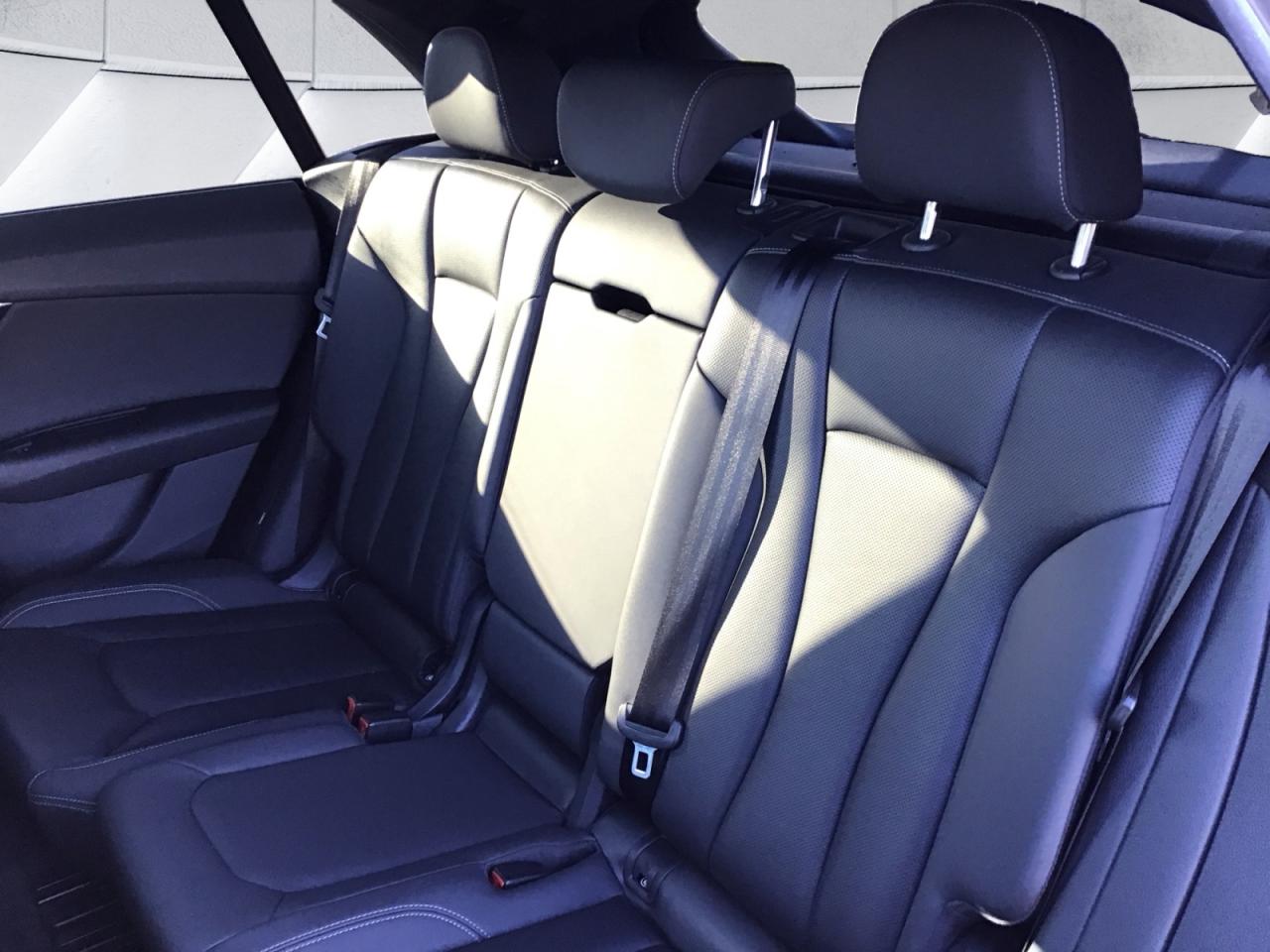 2022 Audi Q8 3.0T Progressiv + 22" Wheels | Blk Pkg | Hitch Photo