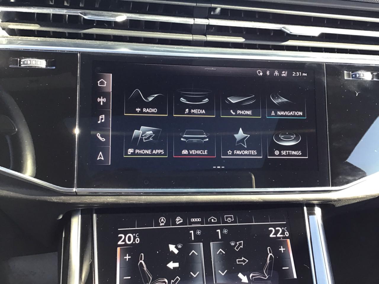 2022 Audi Q8 3.0T Progressiv + 22" Wheels | Blk Pkg | Hitch Photo