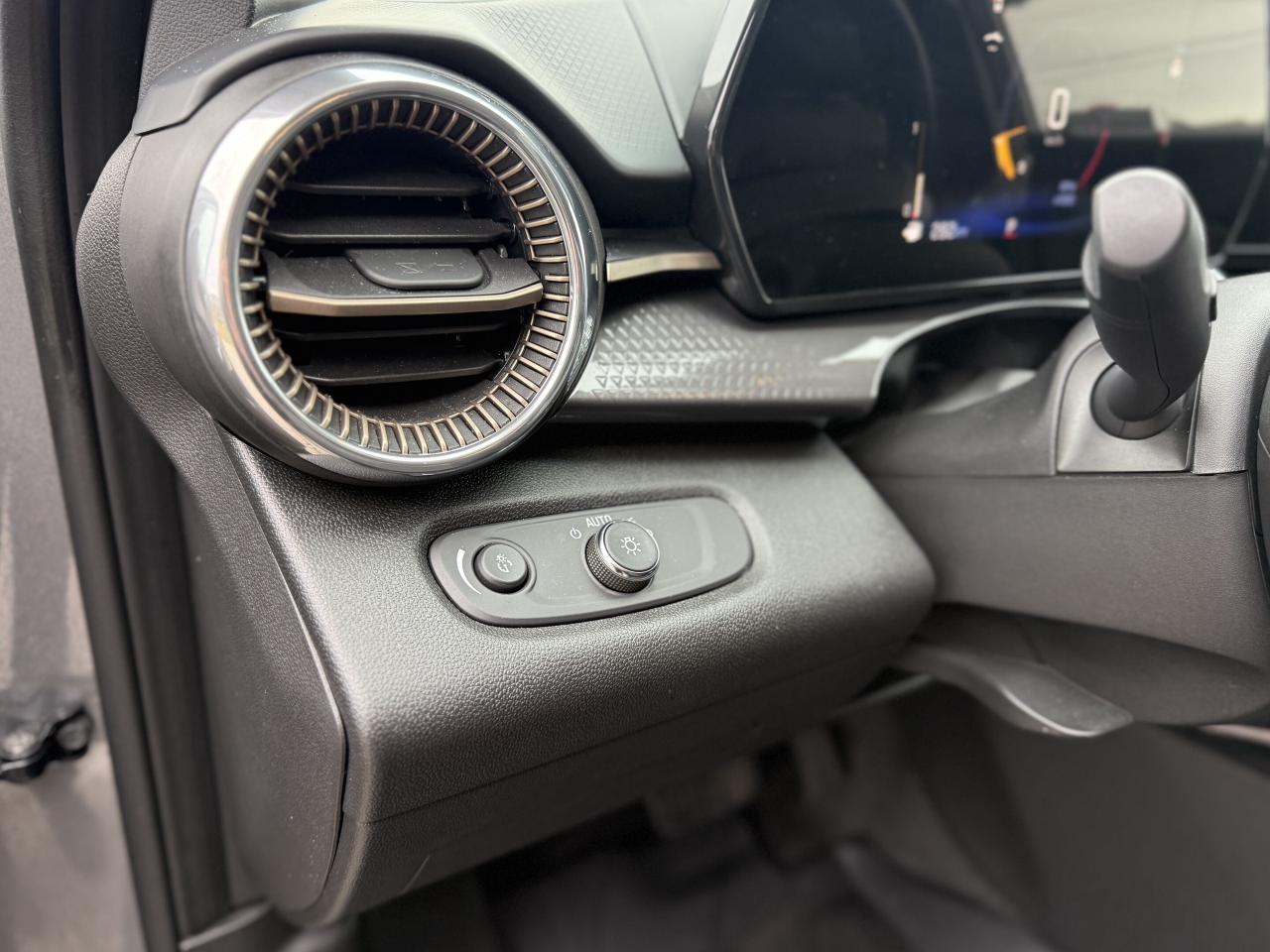 2025 Chevrolet Trax FWD 4dr ACTIV  | NAVIGATION | REMOTE START | Photo