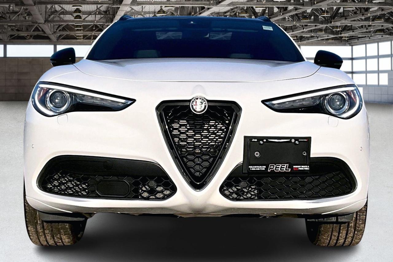 2022 Alfa Romeo Stelvio Veloce | Premium Leather | Harman Kardon | AWD Photo