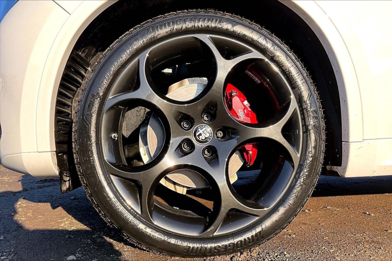 2022 Alfa Romeo Stelvio Veloce | Premium Leather | Harman Kardon | AWD Photo