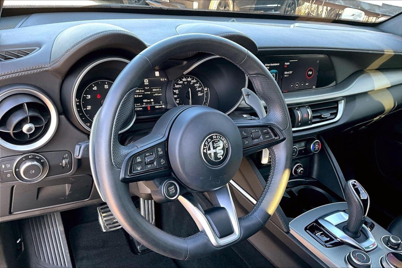 2022 Alfa Romeo Stelvio Veloce | Premium Leather | Harman Kardon | AWD Photo