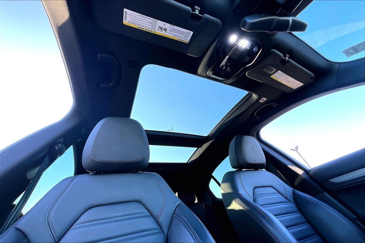 2022 Alfa Romeo Stelvio Veloce | Premium Leather | Harman Kardon | AWD Photo