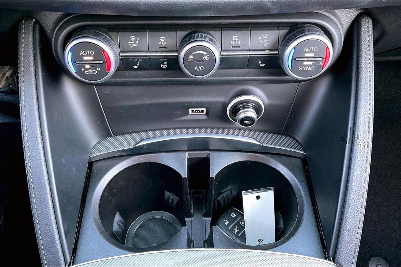 2022 Alfa Romeo Stelvio Veloce | Premium Leather | Harman Kardon | AWD Photo