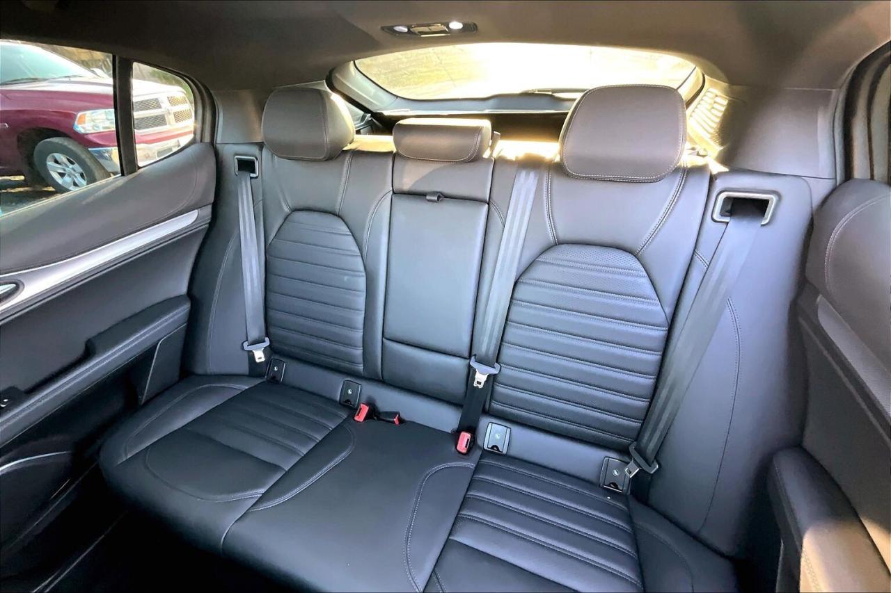 2022 Alfa Romeo Stelvio Veloce | Premium Leather | Harman Kardon | AWD Photo