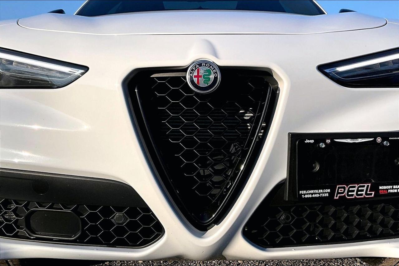 2022 Alfa Romeo Stelvio Veloce | Premium Leather | Harman Kardon | AWD Photo