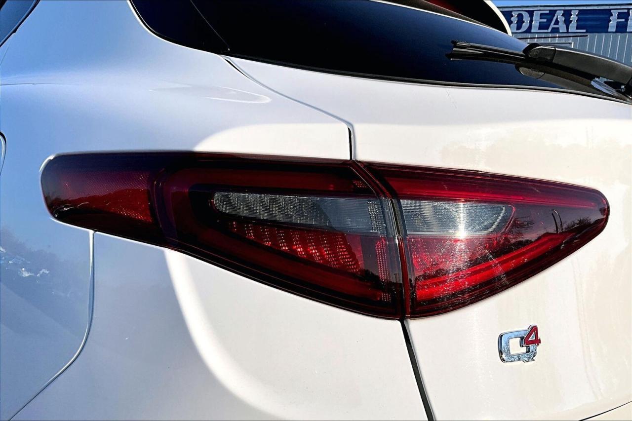 2022 Alfa Romeo Stelvio Veloce | Premium Leather | Harman Kardon | AWD Photo