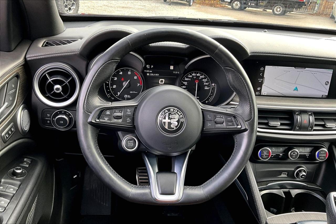 2022 Alfa Romeo Stelvio Ti | Active Assist Plus Pkg | Harman Kardon | AWD Photo4