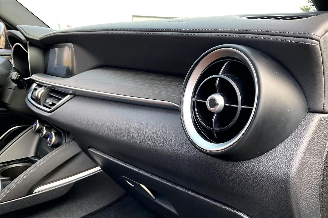 2022 Alfa Romeo Stelvio Ti | Active Assist Plus Pkg | Harman Kardon | AWD Photo