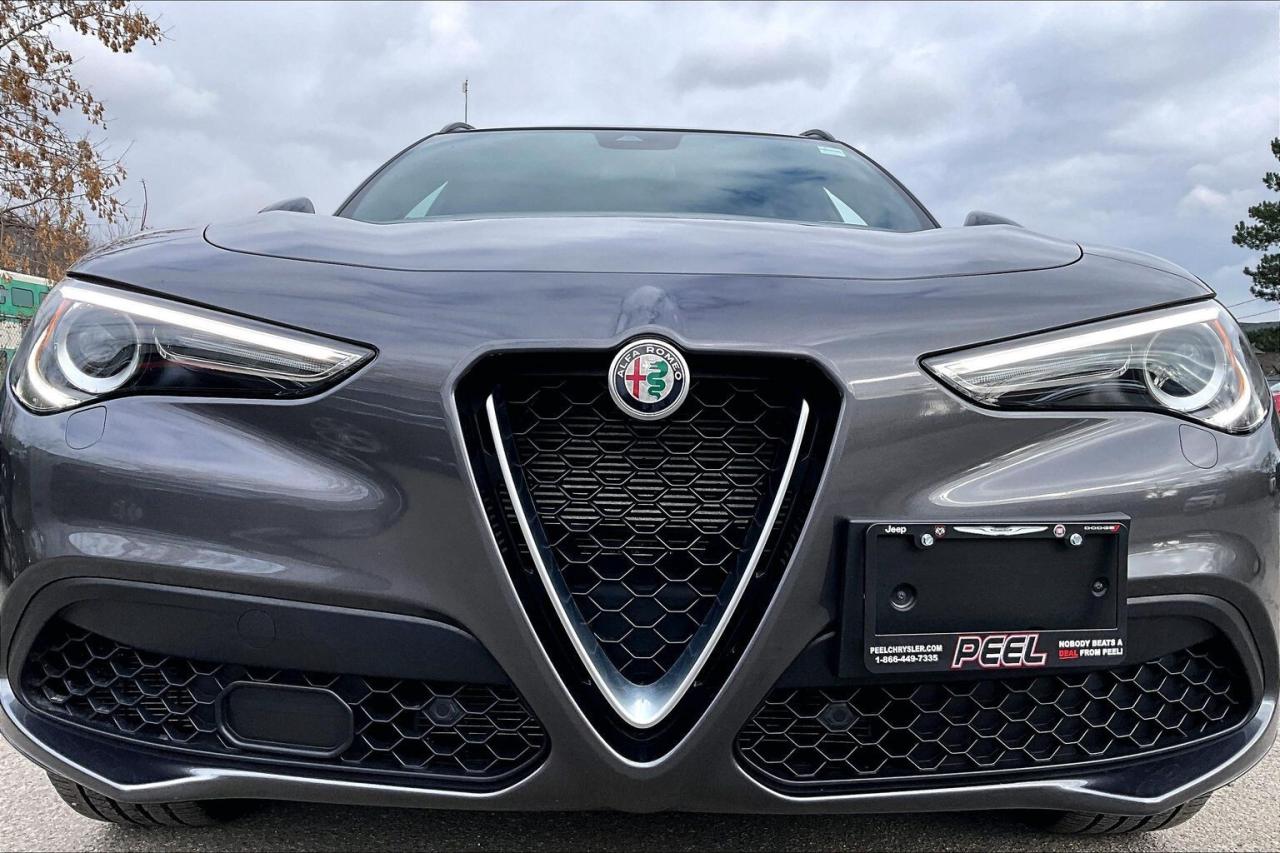 2022 Alfa Romeo Stelvio Ti | Active Assist Plus Pkg | Harman Kardon | AWD Photo