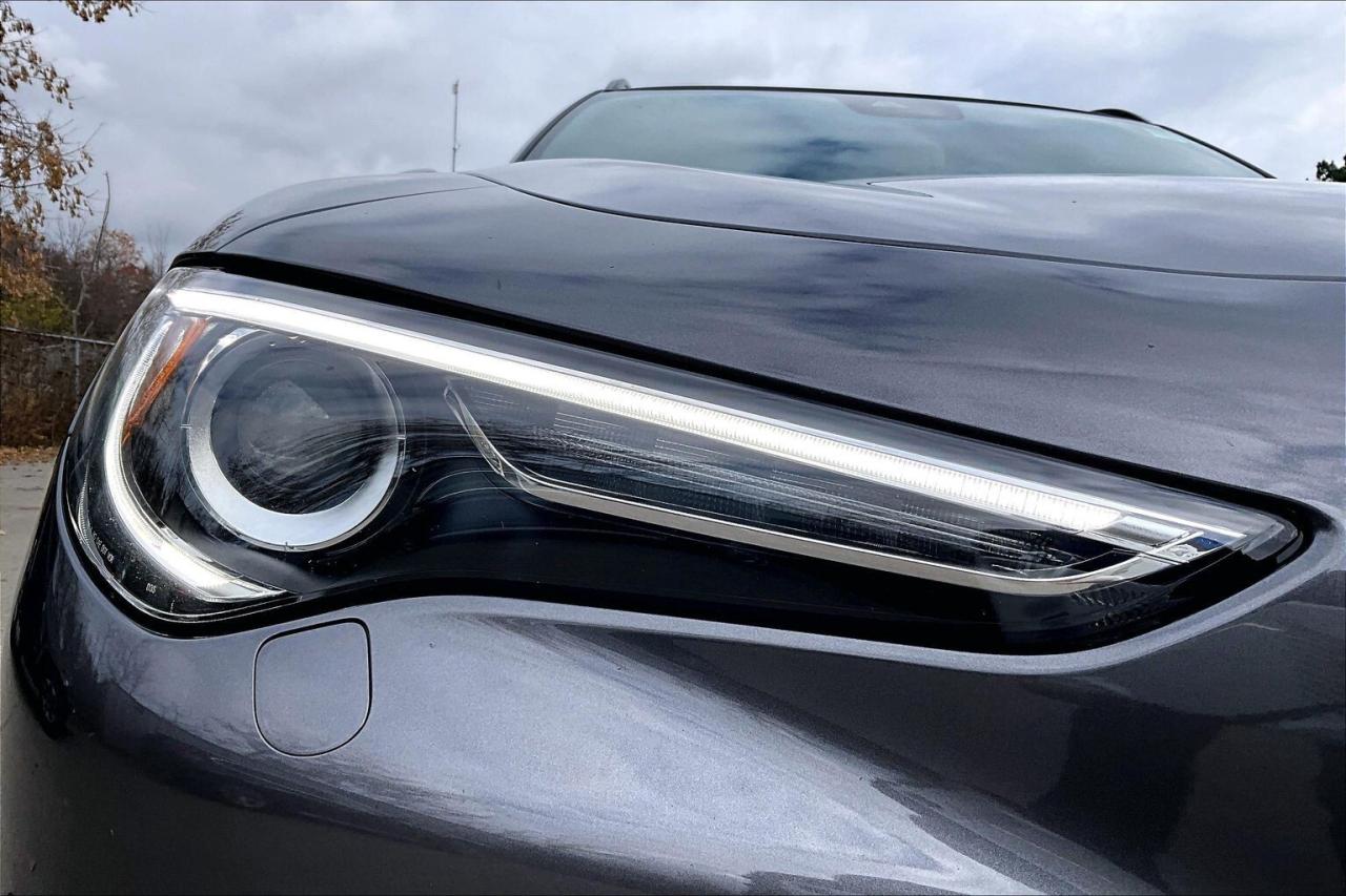 2022 Alfa Romeo Stelvio Ti | Active Assist Plus Pkg | Harman Kardon | AWD Photo