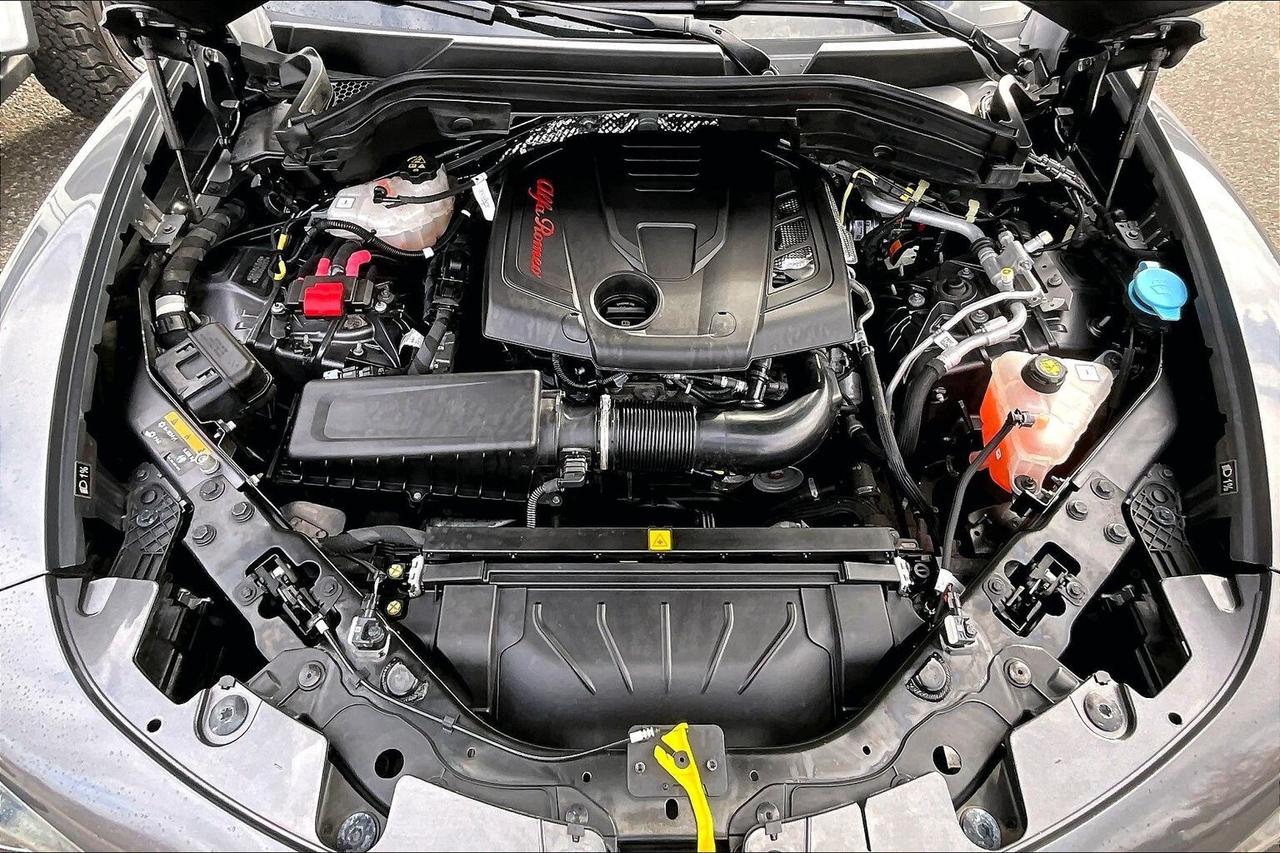 2022 Alfa Romeo Stelvio Ti | Active Assist Plus Pkg | Harman Kardon | AWD Photo