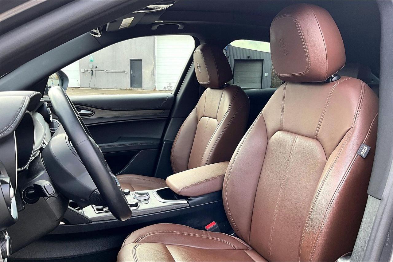 2022 Alfa Romeo Stelvio Ti | Active Assist Plus Pkg | Harman Kardon | AWD Photo