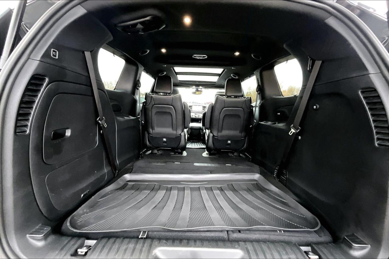 2023 Chrysler Pacifica Hybrid Limited PHEV S Appearance | Theatre Grp | FWD Photo