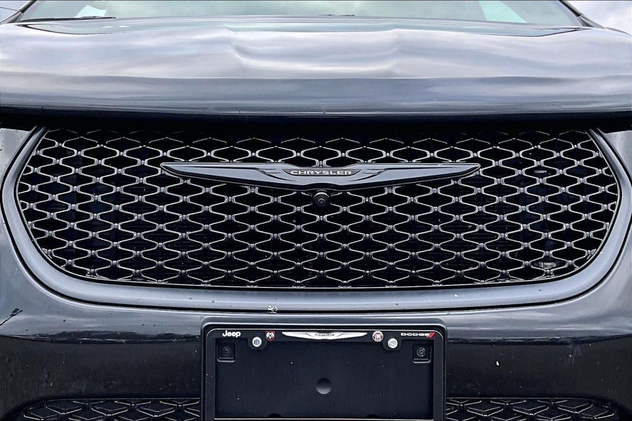 2023 Chrysler Pacifica Hybrid Limited PHEV S Appearance | Theatre Grp | FWD Photo