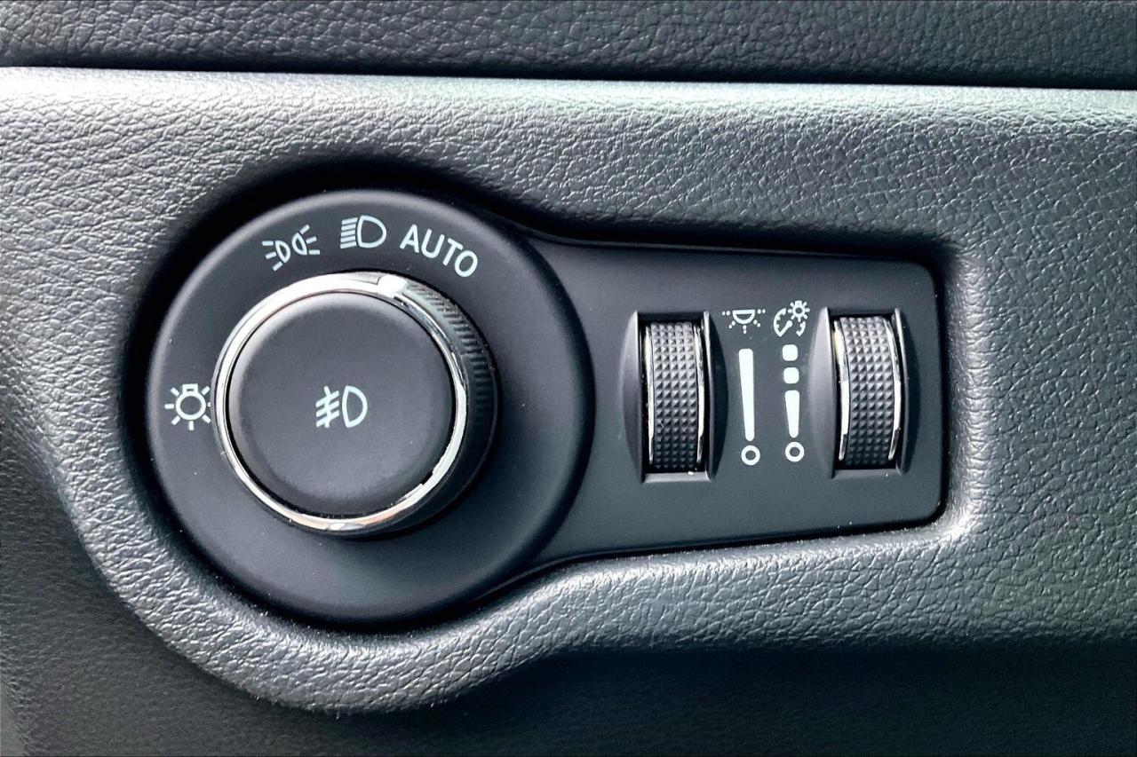 2023 Chrysler Pacifica Hybrid Limited PHEV S Appearance | Theatre Grp | FWD Photo