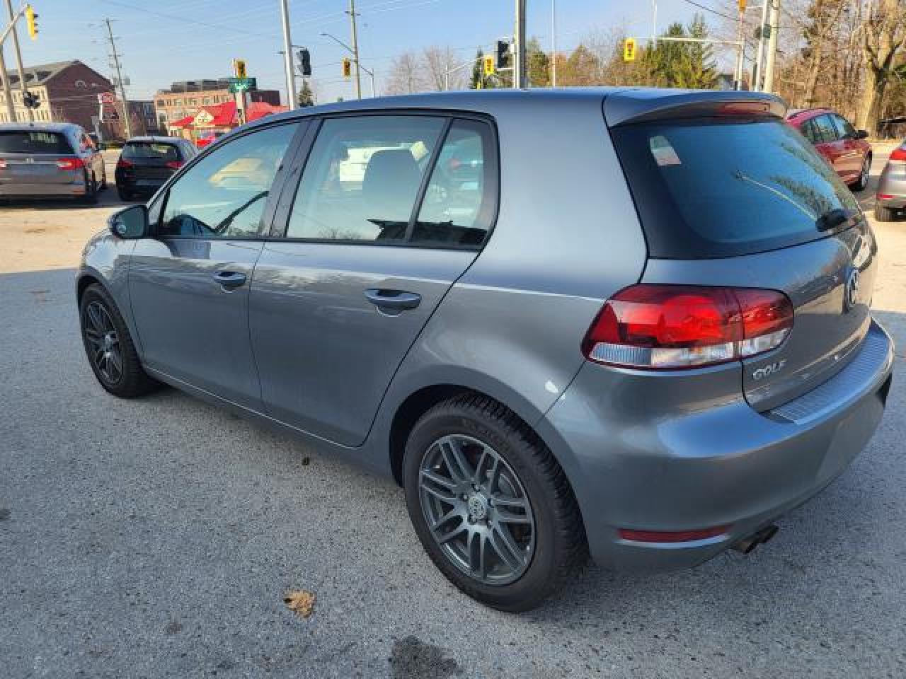 2013 Volkswagen Golf TRENDLINE Photo