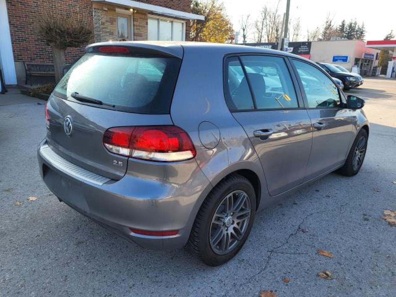 2013 Volkswagen Golf TRENDLINE Photo23