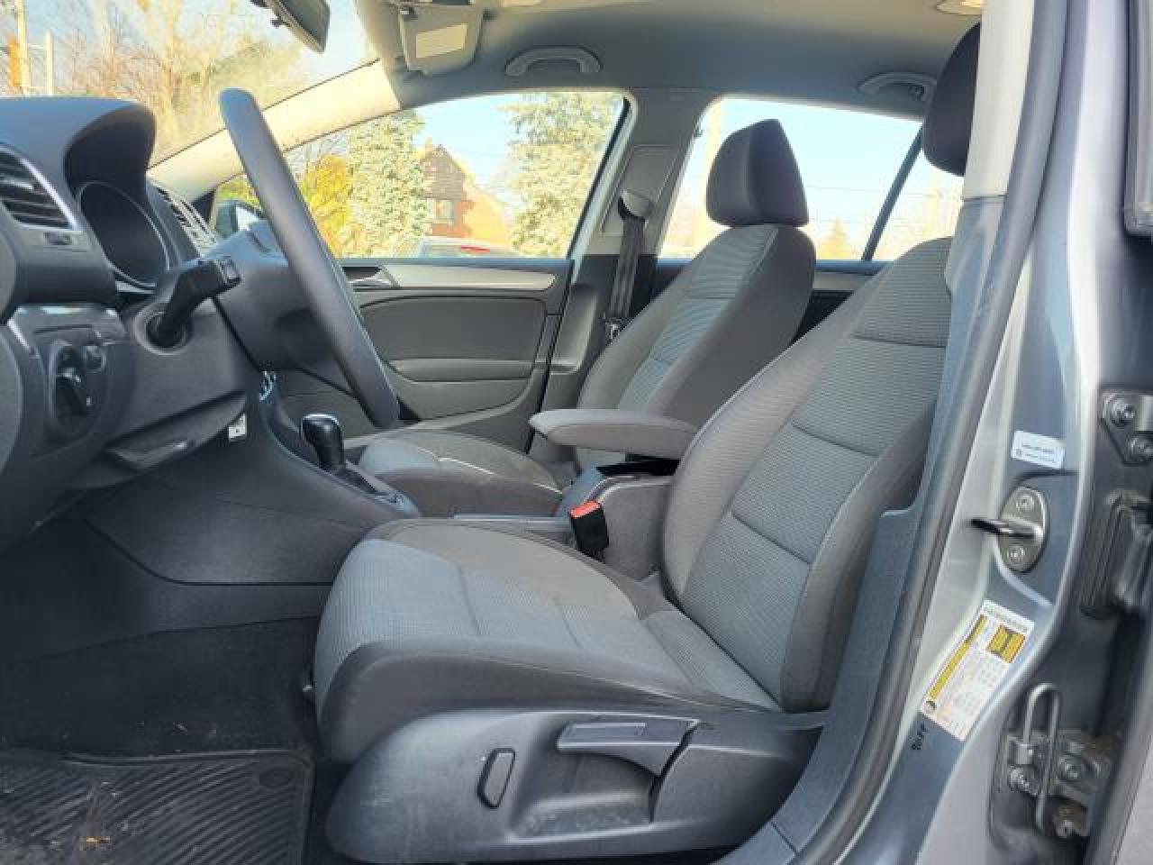 2013 Volkswagen Golf TRENDLINE Photo9