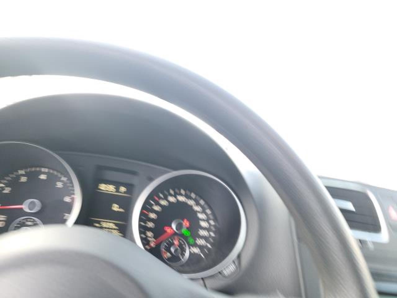 2013 Volkswagen Golf TRENDLINE Photo