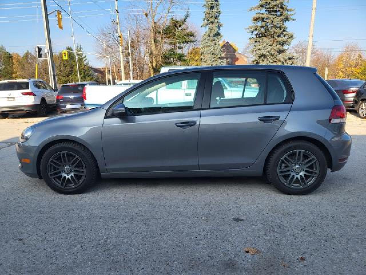 2013 Volkswagen Golf TRENDLINE Photo