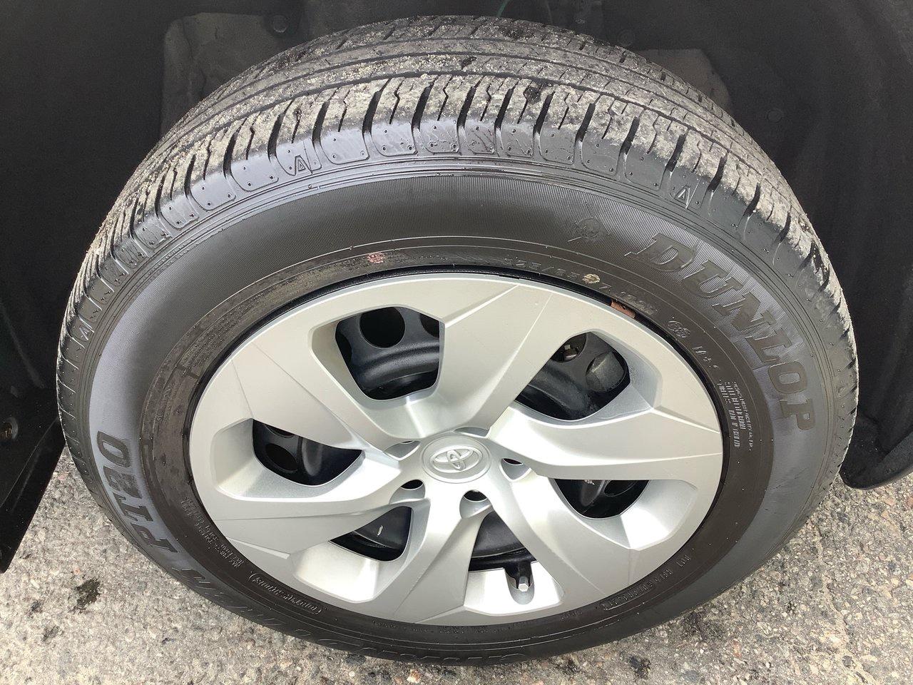 2022 Toyota RAV4 LE AWD Photo