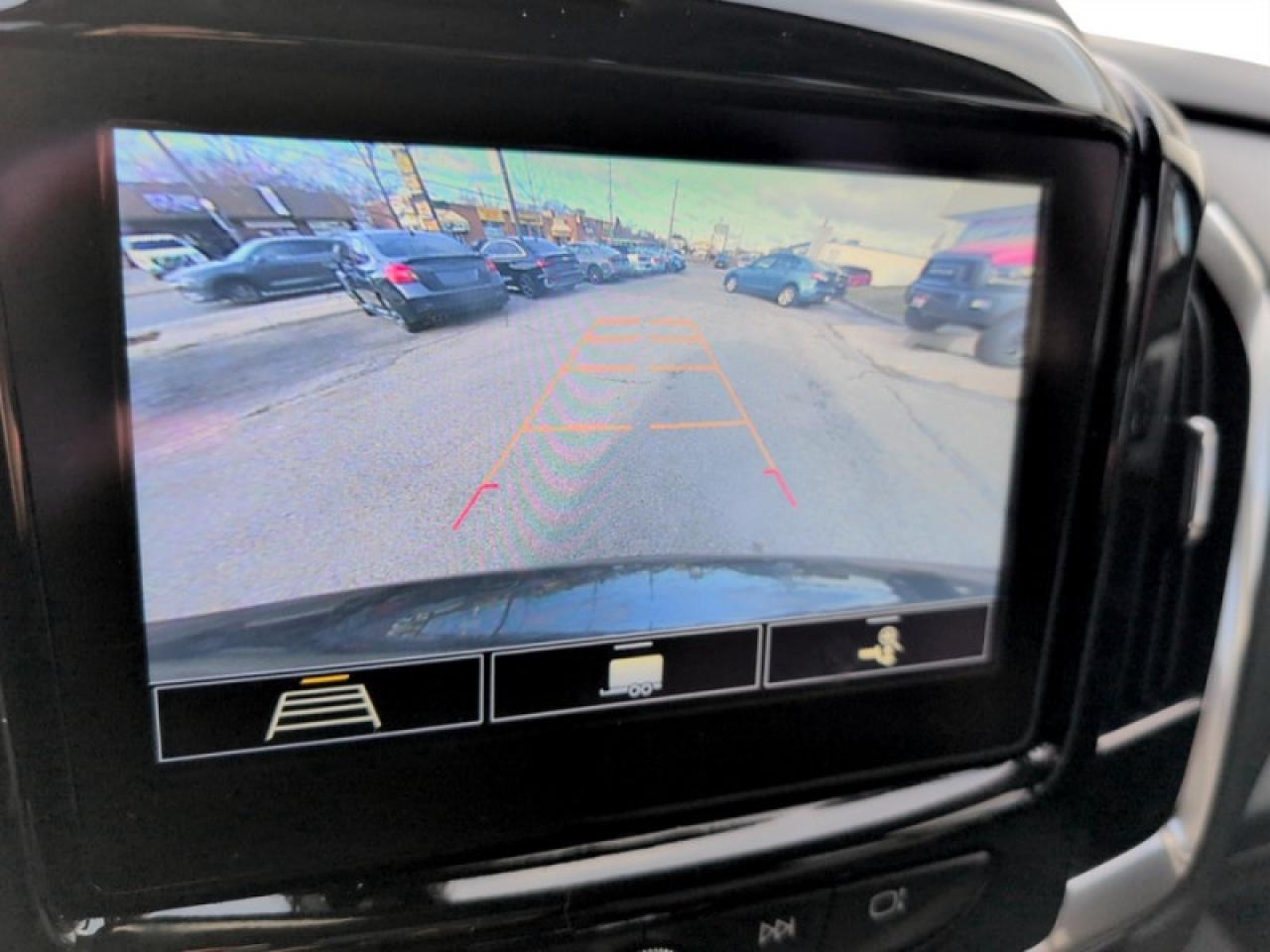 2021 Chevrolet Traverse LT  **CLEAN CARFAX - AWD** Photo