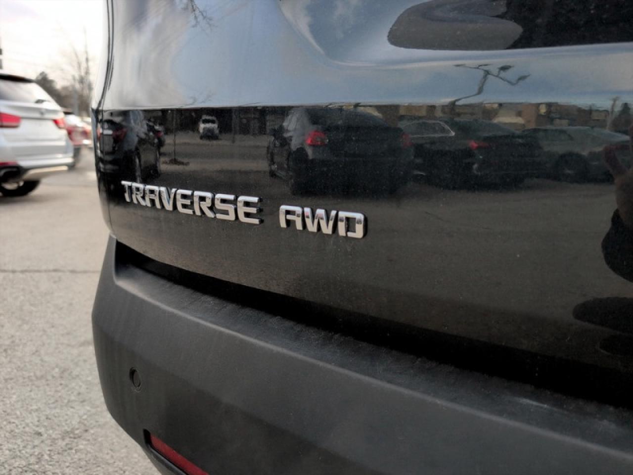 2021 Chevrolet Traverse LT  **CLEAN CARFAX - AWD** Photo