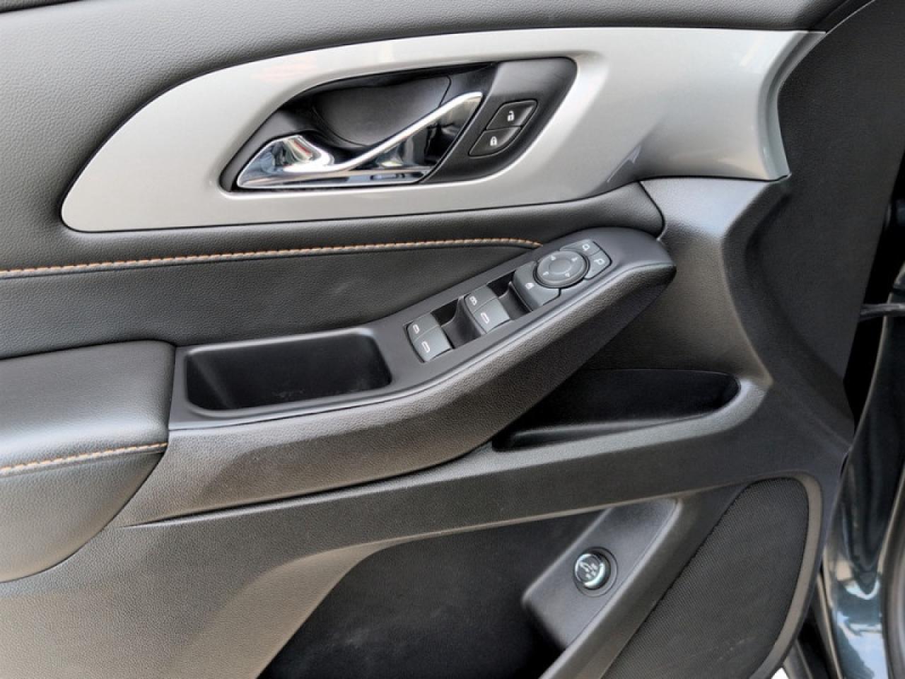 2021 Chevrolet Traverse LT  **CLEAN CARFAX - AWD** Photo