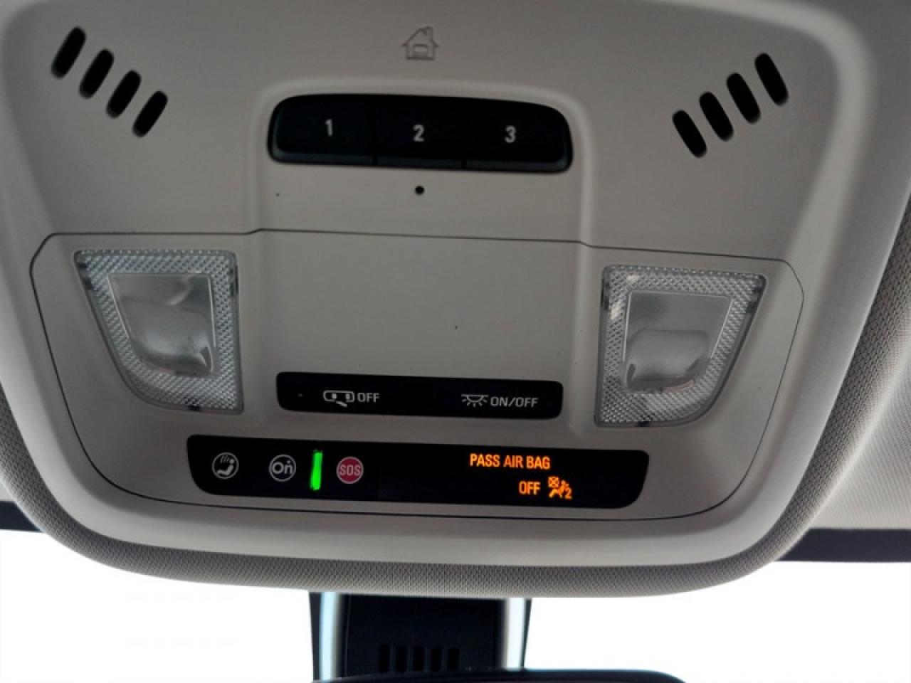 2021 Chevrolet Traverse LT  **CLEAN CARFAX - AWD** Photo