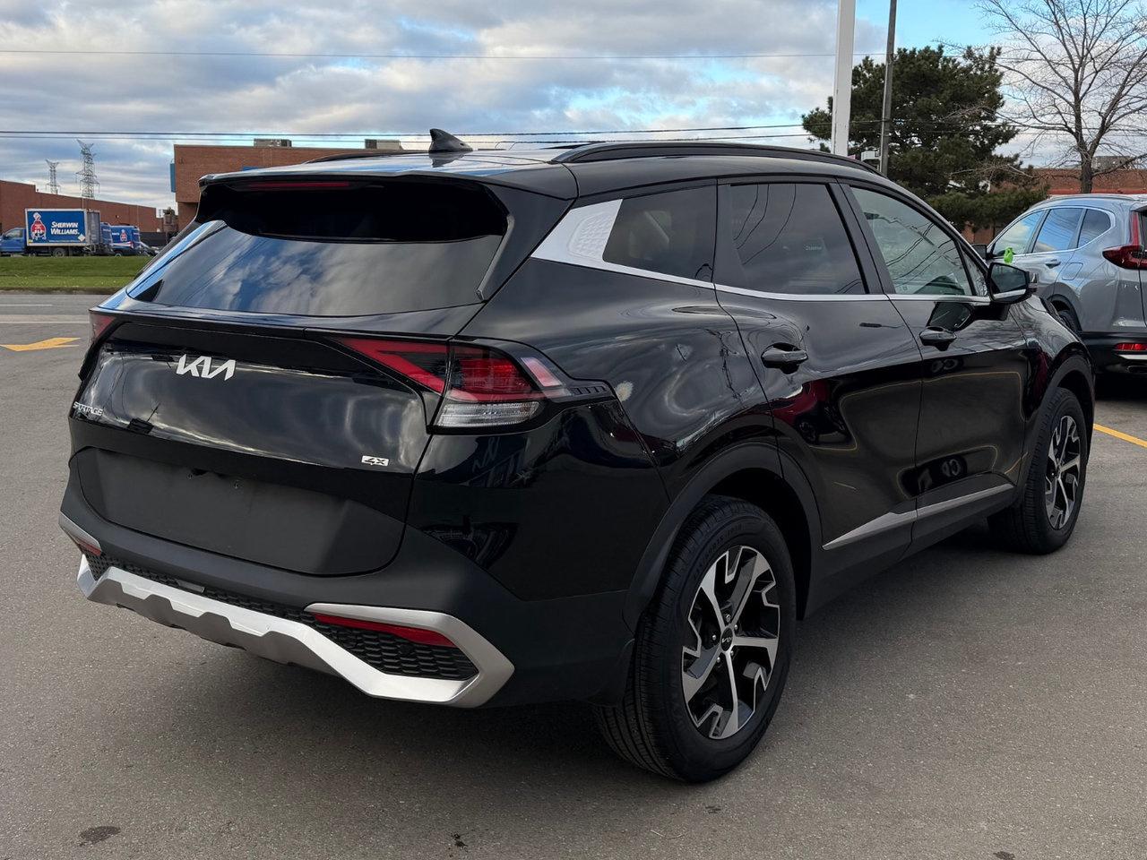 2024 Kia Sportage EX Pkg.   2,500lbs Towing Capacity   Heated Seats Photo